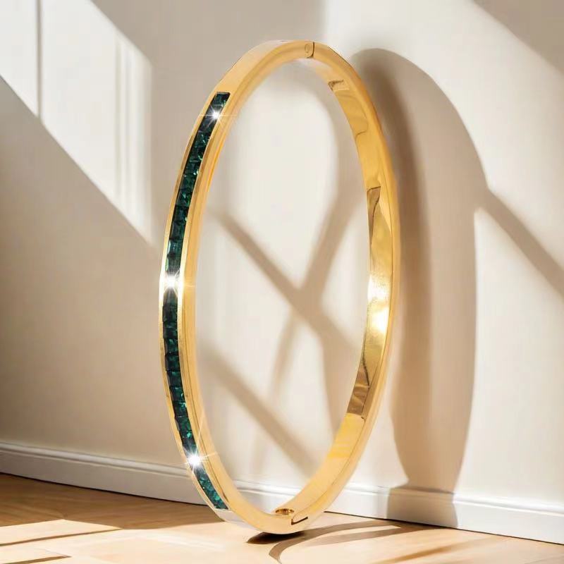 Advanced antique style titanium steel bracelet