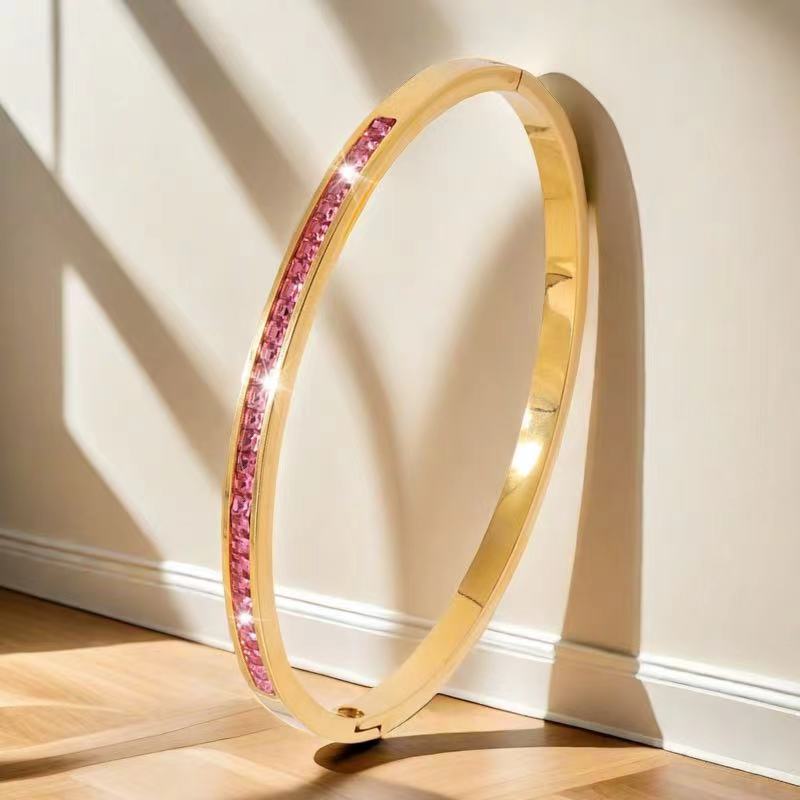 Advanced antique style titanium steel bracelet